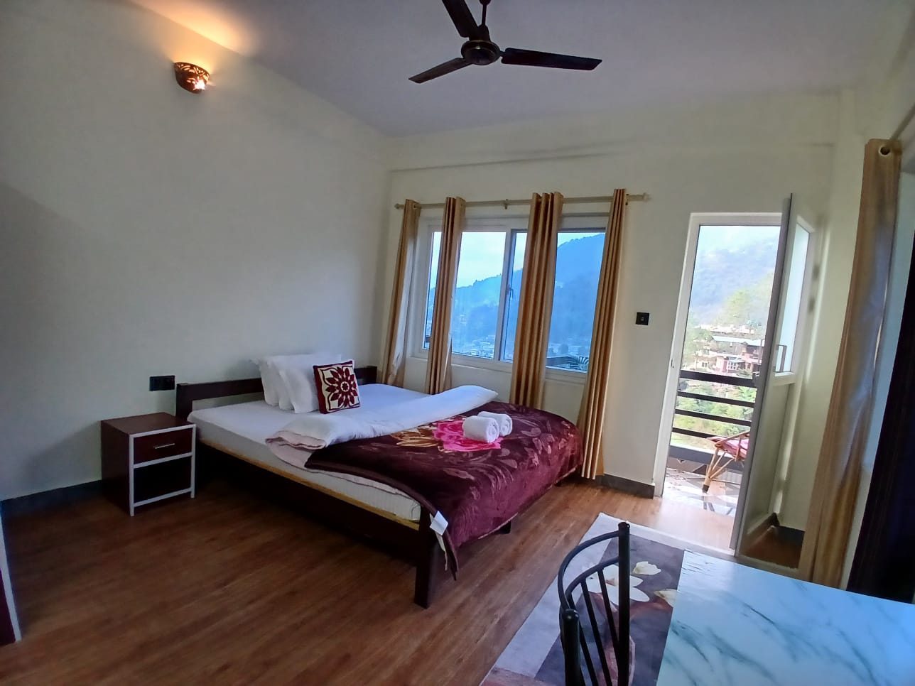 Comfortable & Spacious Bedroom
